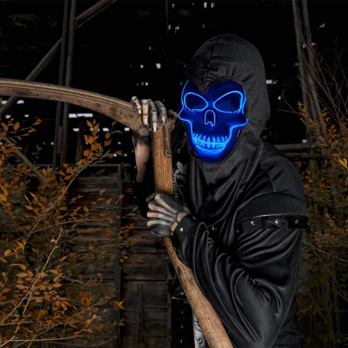 GlowCrypt™ – Luminous LED Skull Mask for Spooky Eleganc