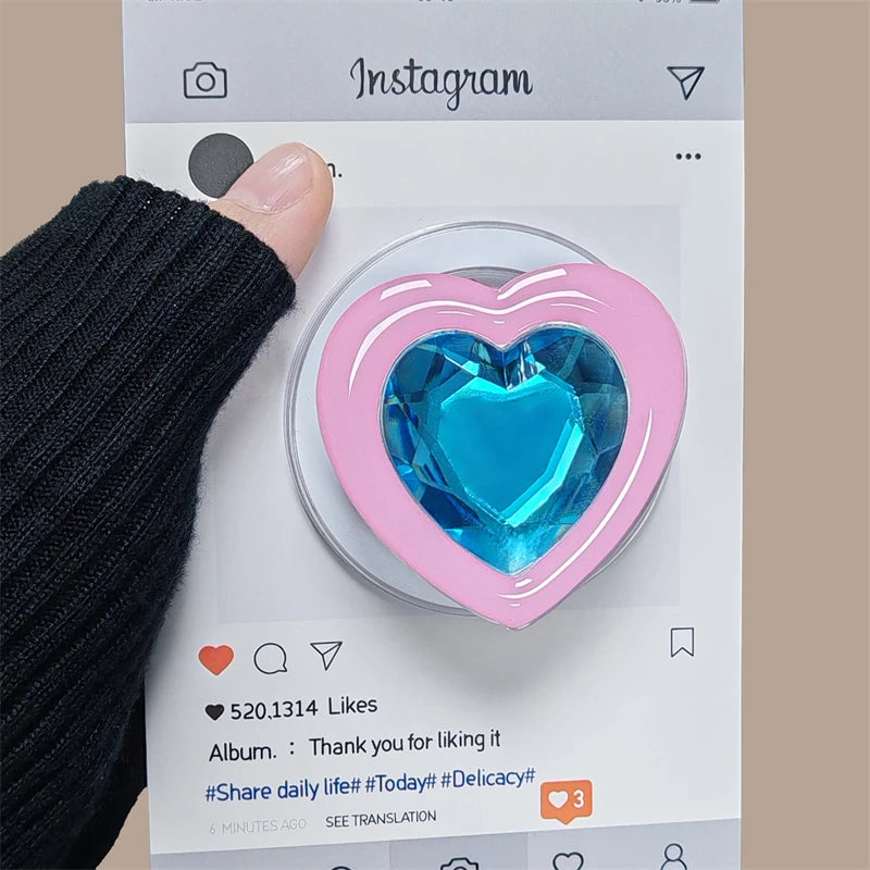 MagCharm™ Love Grip – Sparkle Meets Function in This Magnetic Heart Phone Holder