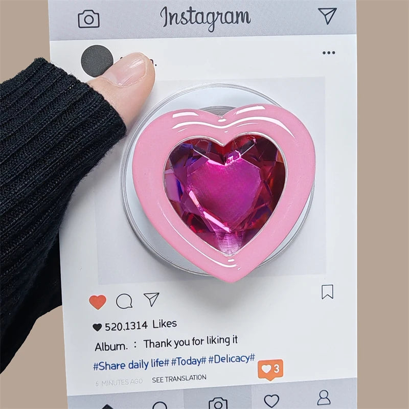 MagCharm™ Love Grip – Sparkle Meets Function in This Magnetic Heart Phone Holder